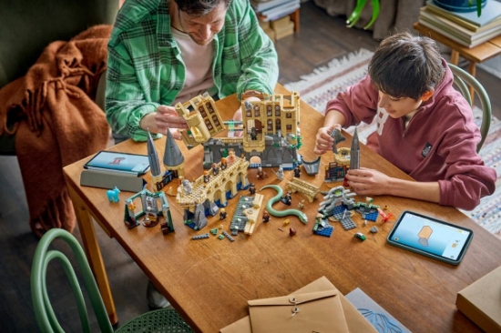 Imagine LEGO HARRY POTTER CASTELUL HOGWARTS ARIPA DE EST 76473