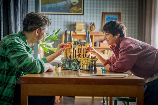 Imagine LEGO HARRY POTTER CASTELUL HOGWARTS ARIPA DE EST 76473