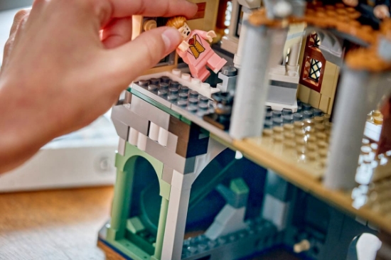Imagine LEGO HARRY POTTER CASTELUL HOGWARTS ARIPA DE EST 76473