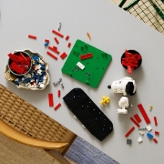 Imagine LEGO IDEAS PEANUTS CASUTA LUI SNOOPY 21368