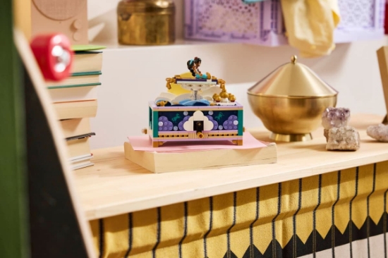Imagine LEGO DISNEY PRINCESS CUTIA CU BIJUTERII A LUI JASMINE 43295