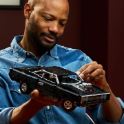 Imagine LEGO TECHNIC MASINA DODGE CHARGER R/T DIN FAST AND FURIOUS 42231