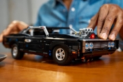 Imagine LEGO TECHNIC MASINA DODGE CHARGER R/T DIN FAST AND FURIOUS 42231