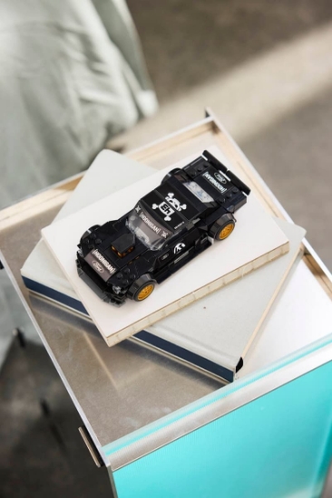 Imagine LEGO SPEED CHAMPIONS FORD MUSTANG HOONICORN V1 AL LUI KEN BLOCK 77262