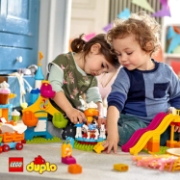 Imagine LEGO PARC MARE DE DISTRACTII
