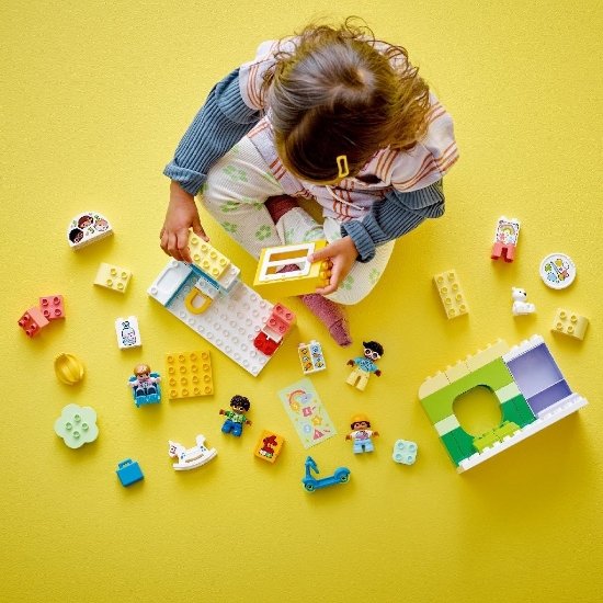Imagine LEGO DUPLO VIATA LA CRESA 10992