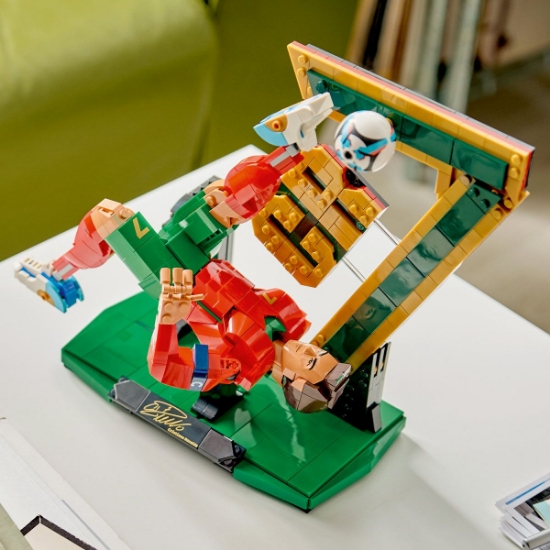 Imagine LEGO EDITIONS CRISTIANO RONALDO LEGENDA A FOTBALULUI 43016