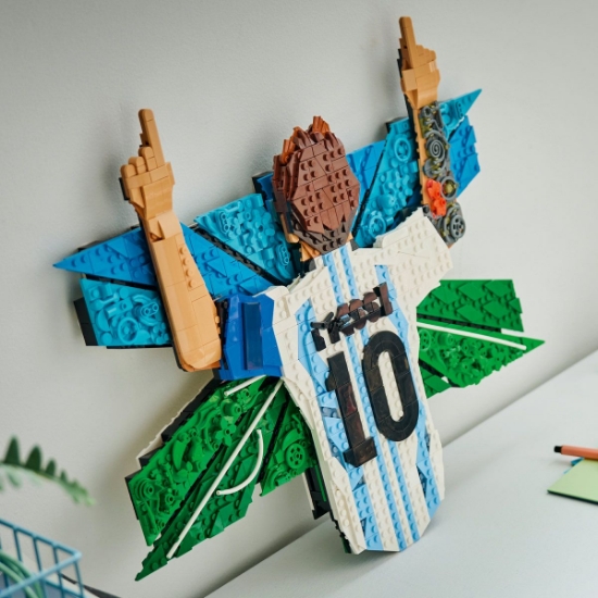 Imagine LEGO EDITIONS LIONEL MESSI SARBATORIRE 43018