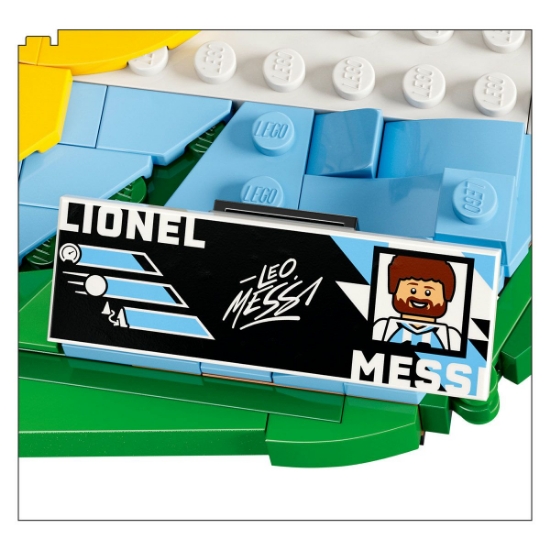 Imagine LEGO EDITIONS LIONEL MESSI MOMENTE IMPORTANTE DIN FOTBAL 43011