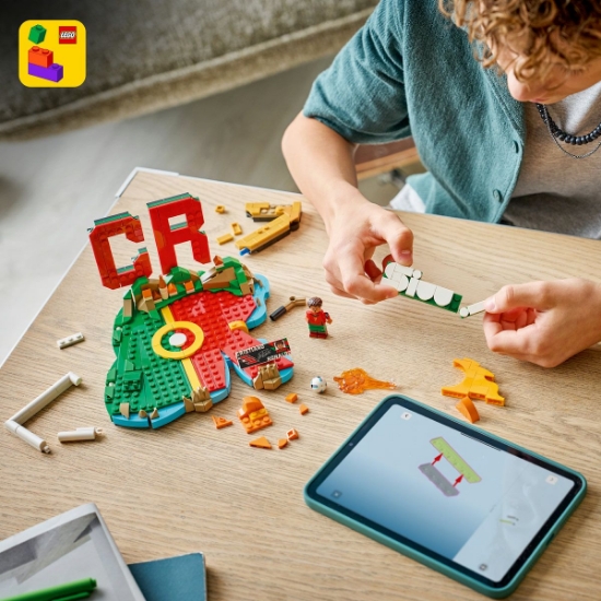 Imagine LEGO EDITIONS CRISTIANO RONALDO MOMENTE IMPORTANTE DIN FOTBAL 43012