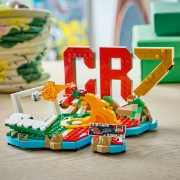 Imagine LEGO EDITIONS CRISTIANO RONALDO MOMENTE IMPORTANTE DIN FOTBAL 43012