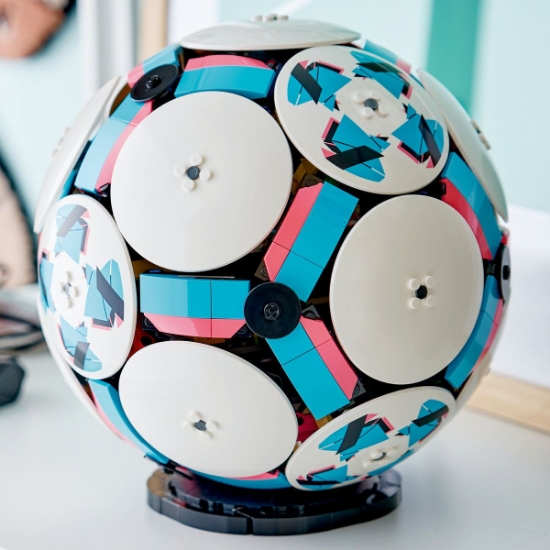 Imagine LEGO EDITIONS MINGE DE FOTBAL 43019