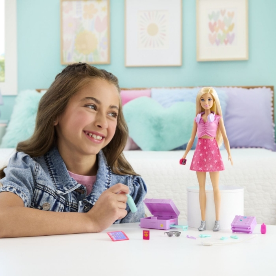 Imagine BARBIE FAMILY AND FRIENDS SET DE CALATORIE