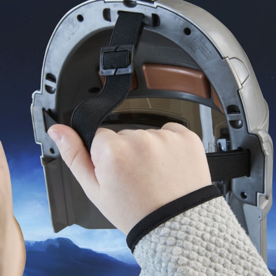 Imagine STAR WARS MANDALORIAN SI GROGU MASCA ELECTRONICA THE MANDALORIAN