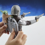 Imagine STAR WARS MANDALORIAN SI GROGU SET VANATORUL DE RECOMPENSE FIGURINA CU SUNETE 
