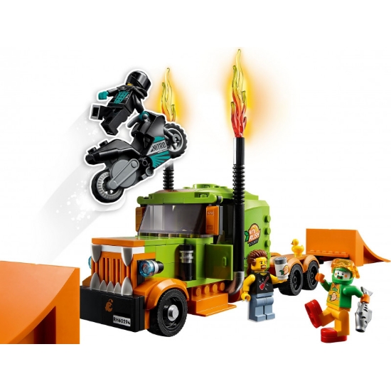 Imagine LEGO CITY CAMION DE CASCADORII 60294