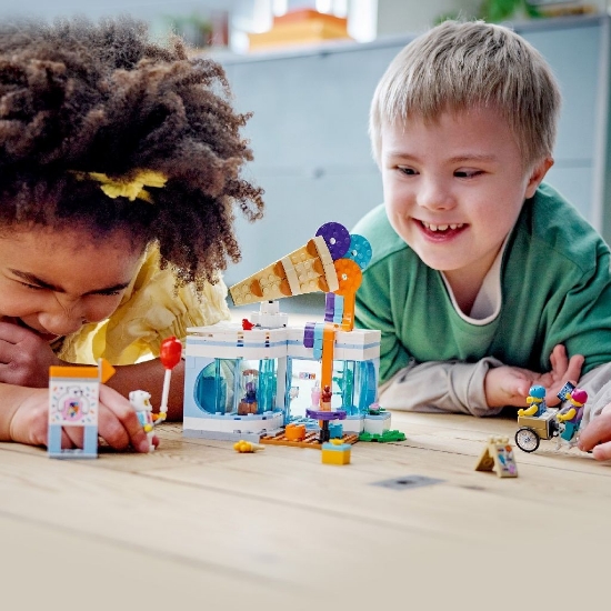 Imagine LEGO CITY MAGAZIN DE INGHETATA 60363