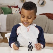 Imagine MARVEL IRON MAN SI PRIETENII SAI UIMITORI FIGURINA BLACK PANTHER 7.6CM