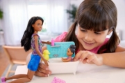 Imagine PAPUSA BARBIE MAMICA BRUNETA CU BEBELUS