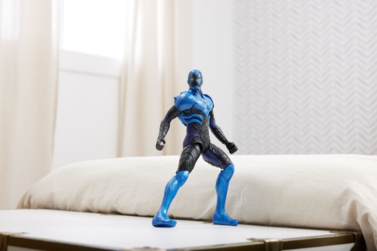 Imagine BATMAN FIGURINA BLUE BEETLE 30CM