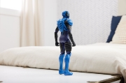 Imagine BATMAN FIGURINA BLUE BEETLE 30CM