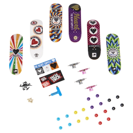 Imagine TECH DECK PACHET 6 PIESE CU ACCESORII FINGERBOARD HEART