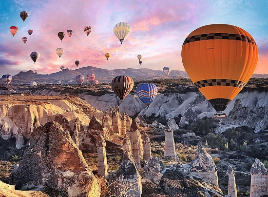 Imagine PUZZLE TREFL 3000 IN AER CU BALONUL