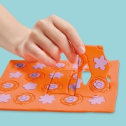 Imagine PLAY DOH BARBIE SET CREATII VESTIMENTARE ZI DE PLAJA COCHETA
