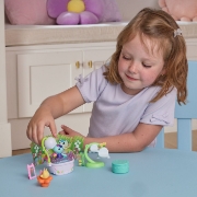 Imagine GABBYS DOLLHOUSE FAIRYLANDIA SET DE JOACA BAIA MAGICA A PISICII MERCAT CU FIGURINE SI ACCESORII
