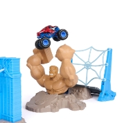 Imagine MONSTER JAM MARVEL SET UIMITORUL SPIDER MAN BATALIA DIN ORASUL OMULUI NISIP