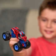 Imagine MONSTER JAM MARVEL SET UIMITORUL SPIDER MAN BATALIA DIN ORASUL OMULUI NISIP