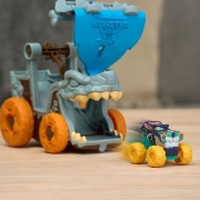 Imagine MONSTER JAM MINI JAMS SET DE JOACA LANSATOR MEGALODON DISTRUGATOR MARIN 