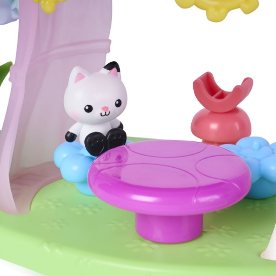 Imagine GABBYS DOLLHOUSE FAIRYLANDIA SET DE JOACA PETRECERE CU CEAI CU FIGURINE SI ACCESORII