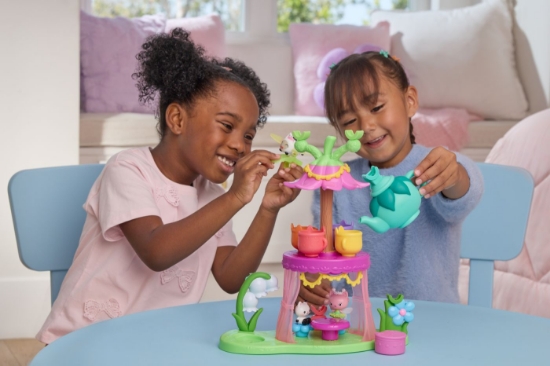 Imagine GABBYS DOLLHOUSE FAIRYLANDIA SET DE JOACA PETRECERE CU CEAI CU FIGURINE SI ACCESORII