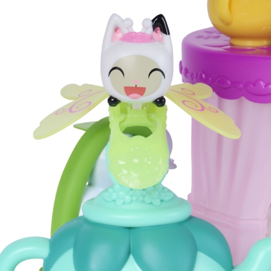 Imagine GABBYS DOLLHOUSE FAIRYLANDIA SET DE JOACA PETRECERE CU CEAI CU FIGURINE SI ACCESORII