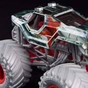 Imagine MONSTER JAM MARVEL CAMION GIGANT WINTER SOLDIER SCARA 1 LA 64