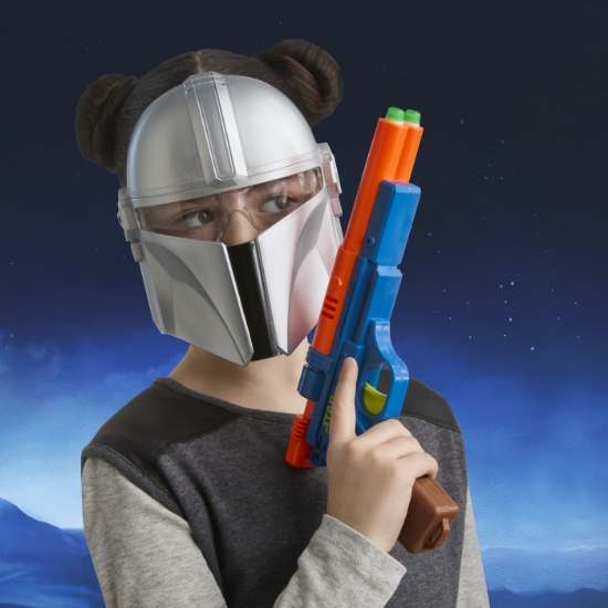 Imagine STAR WARS MANDALORIANUL SI GROGU SET BLASTER SI MASCA MANDALORIANUL CU LUMINI SI SUNETE