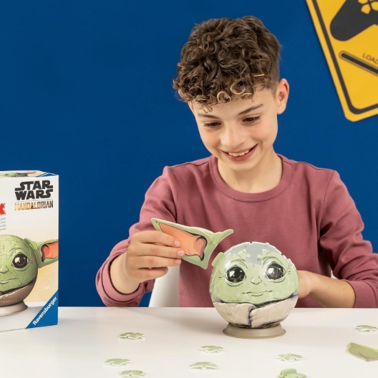 Imagine PUZZLE 3D GLOB STAR WARS THE MANDALORIAN GROGU CU URECHI 