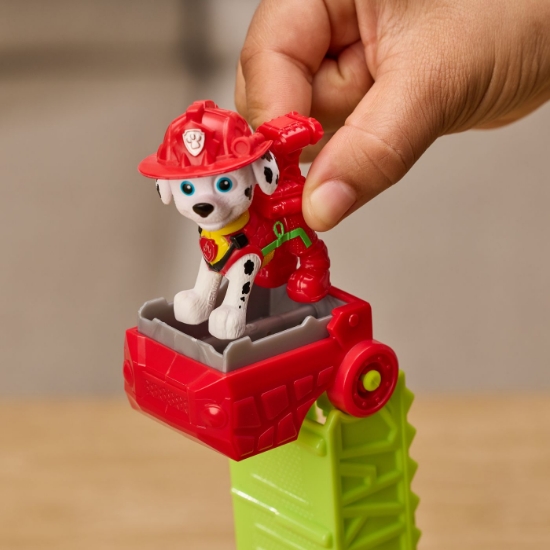 Imagine PATRULA CATELUSILOR FILMUL CU DINOZAURI SET VEHICUL DINO DE POMPIERI CU FIGURINA MARSHALL SI ACCESORII