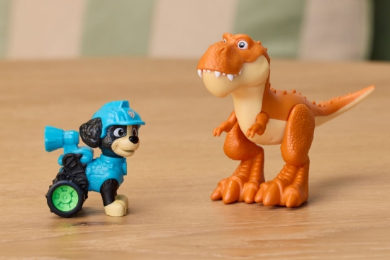 Imagine PATRULA CATELUSILOR FILMUL CU DINOZAURI SET AVENTURA DINO CU FIGURINE SI ACCESORII