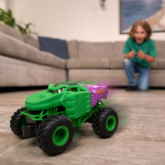Imagine MONSTER JAM MARVEL CAMION GIGANT RC CU TELECOMANDA INCREDIBILUL HULK 
