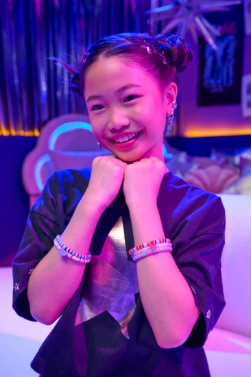 Imagine COOL MAKER K POP VANATORI DE DEMONI APARAT PENTRU CONFECTIONAT BRATARI HEISHI 