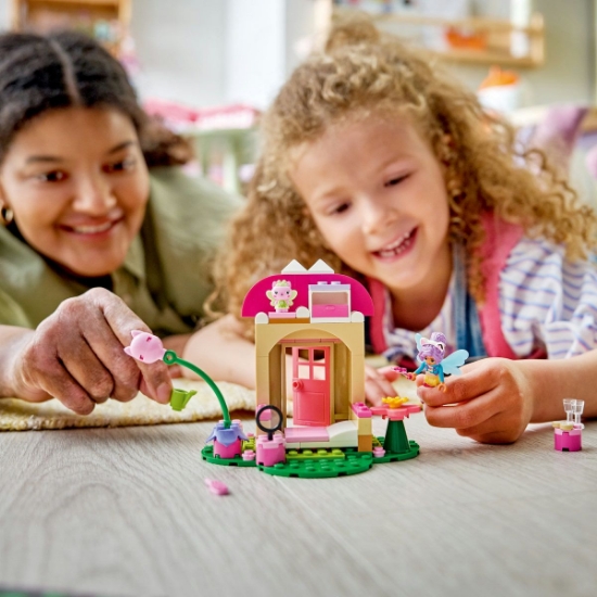 Imagine LEGO GABBYS DOLLHOUSE FAIRYLANDIA CASUTA DIN GRADINA A ZANEI MIAU 11212