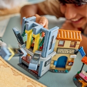 Imagine LEGO ONE PIECE INFRUNTARE CU CAPITANUL SMOKER 75642