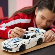 Imagine LEGO TECHNIC MASINA SPORT DODGE VIPER GTS R 42234