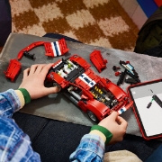 Imagine LEGO TECHNIC MASINA FERRARI 488 PISTA 42235
