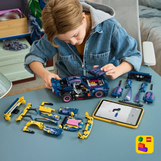 Imagine LEGO TECHNIC MASINA PERSONALIZATA FORD MUSTANG GT 42236