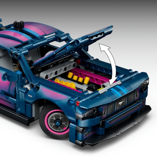 Imagine LEGO TECHNIC MASINA PERSONALIZATA FORD MUSTANG GT 42236