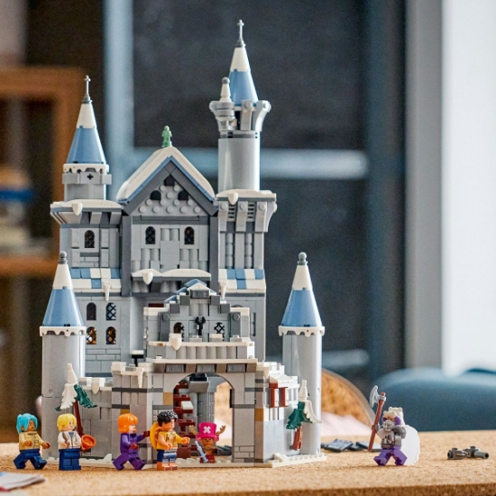 Imagine LEGO ONE PIECE BATALIA DE LA CASTELUL DRUM 75645
