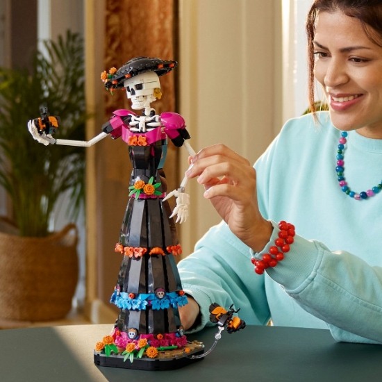 Imagine LEGO IDEAS LA CATRINA 21372
